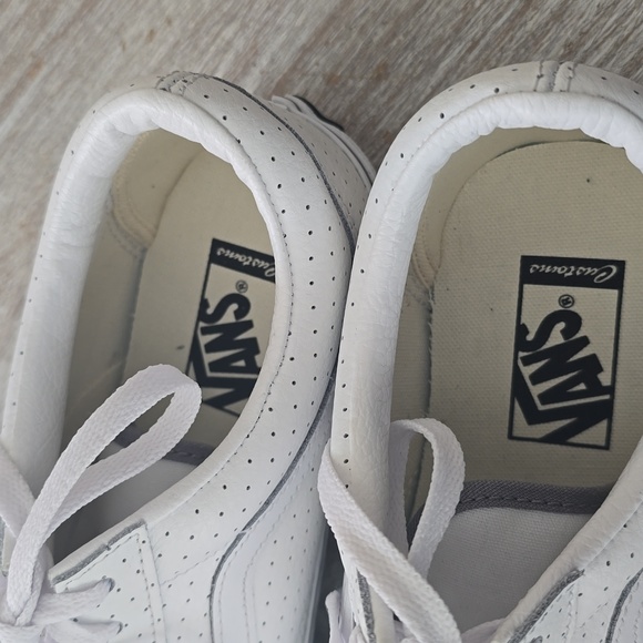 Vans Customs - Picture 4 of 5